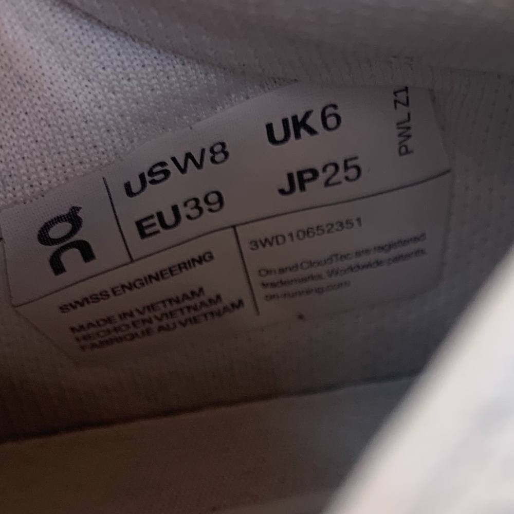 On Shoes The Roger Tennis Sneaker - Picture 12 of 14